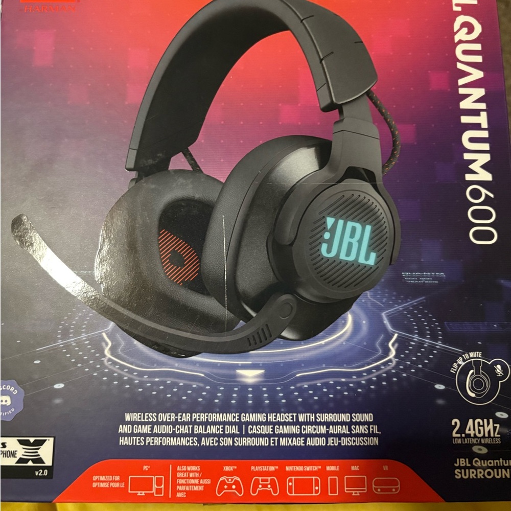 JBL Quantum 600 Wireless Headset with Blue Highlights